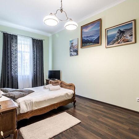 Modern Chaikovskogo Apartment Лвив Екстериор снимка