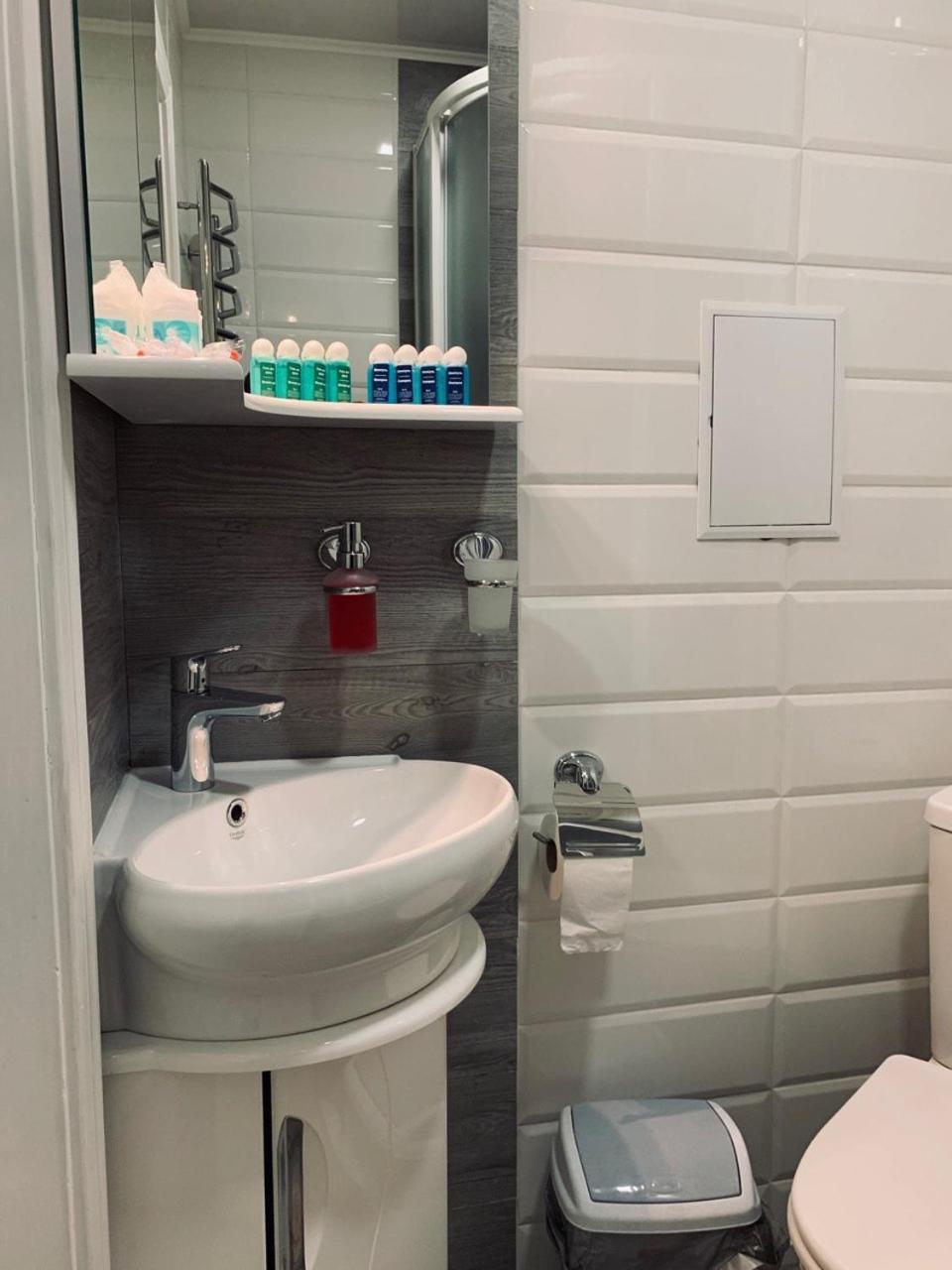 Modern Chaikovskogo Apartment Лвив Екстериор снимка