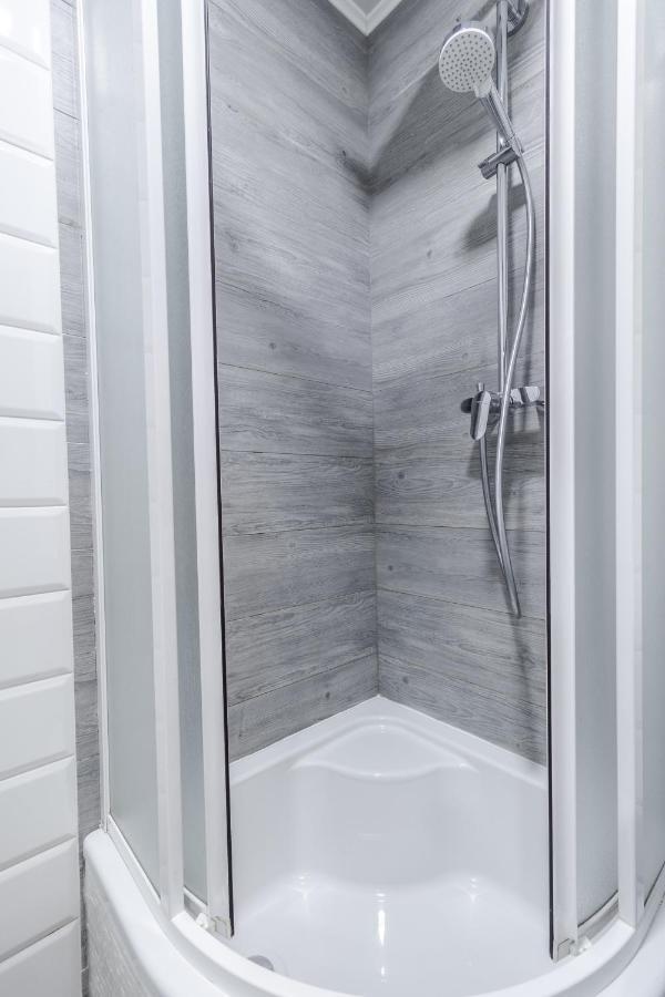 Modern Chaikovskogo Apartment Лвив Екстериор снимка